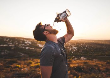 Twitter tweaks video again, adding view counts for some users